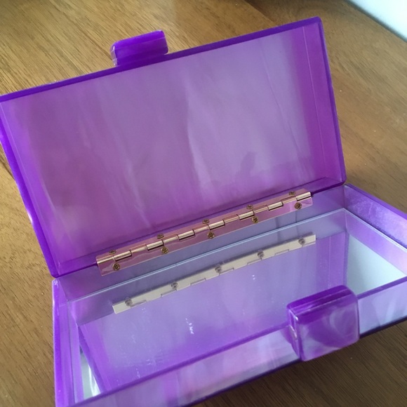Acrylic purple clutch - Picture 4 of 6